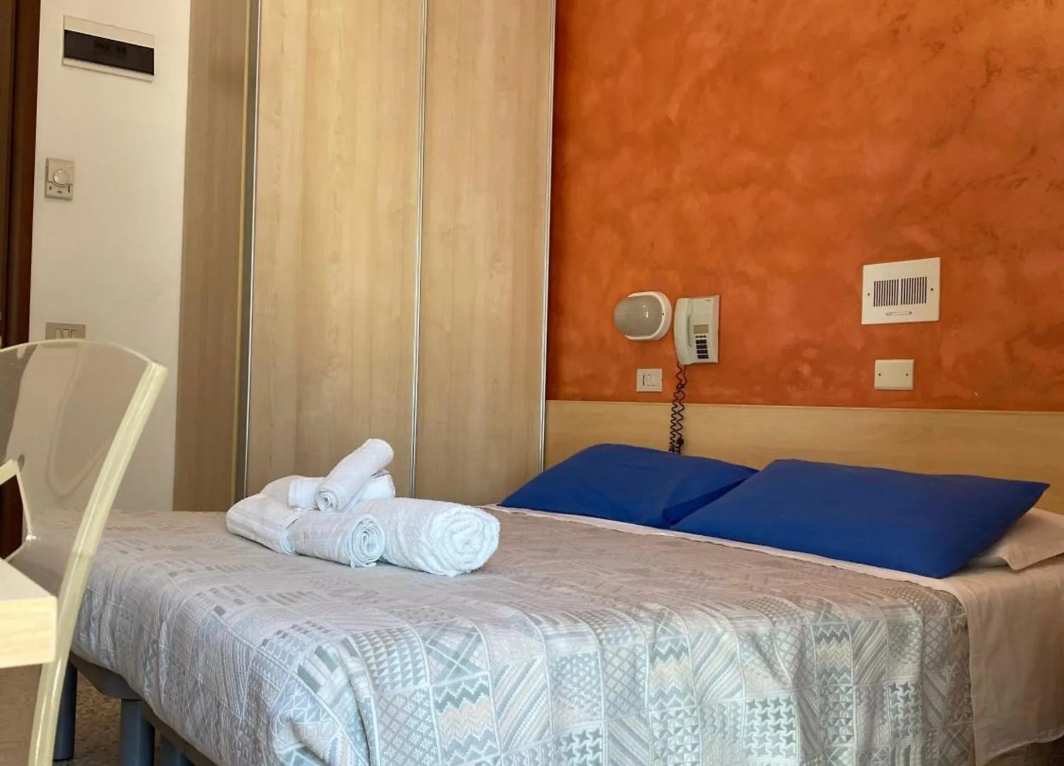 Hotel Loretta Rimini 3*,  Italy